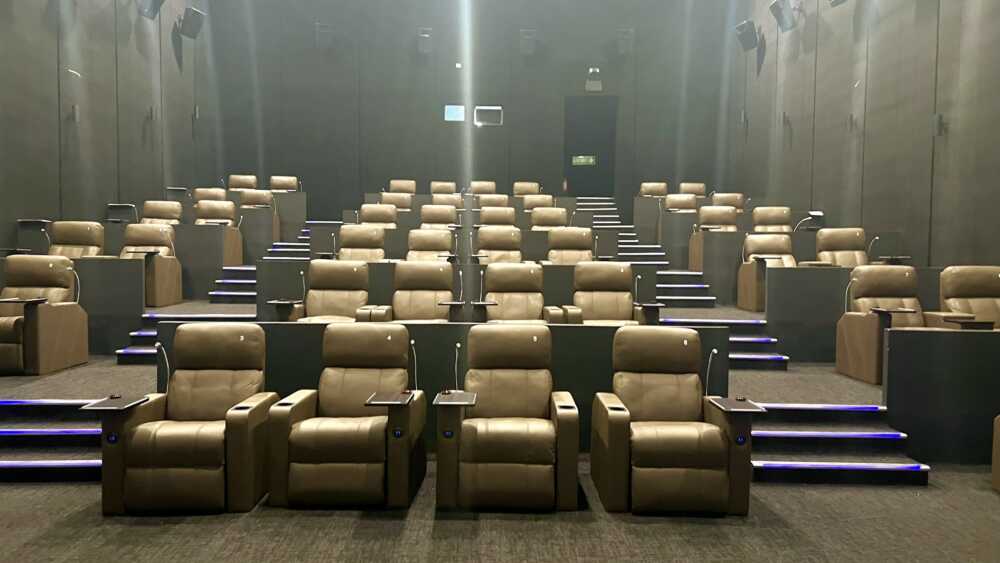 center-chairs-facing-the-screen-at-directors-club-sm-city-cebu