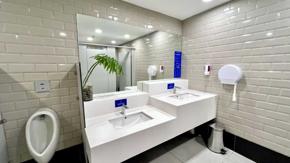 inside-women-s-bathroom-restroom-washroom-powder-room-toilette-at-directors-club-sm-city-cebu