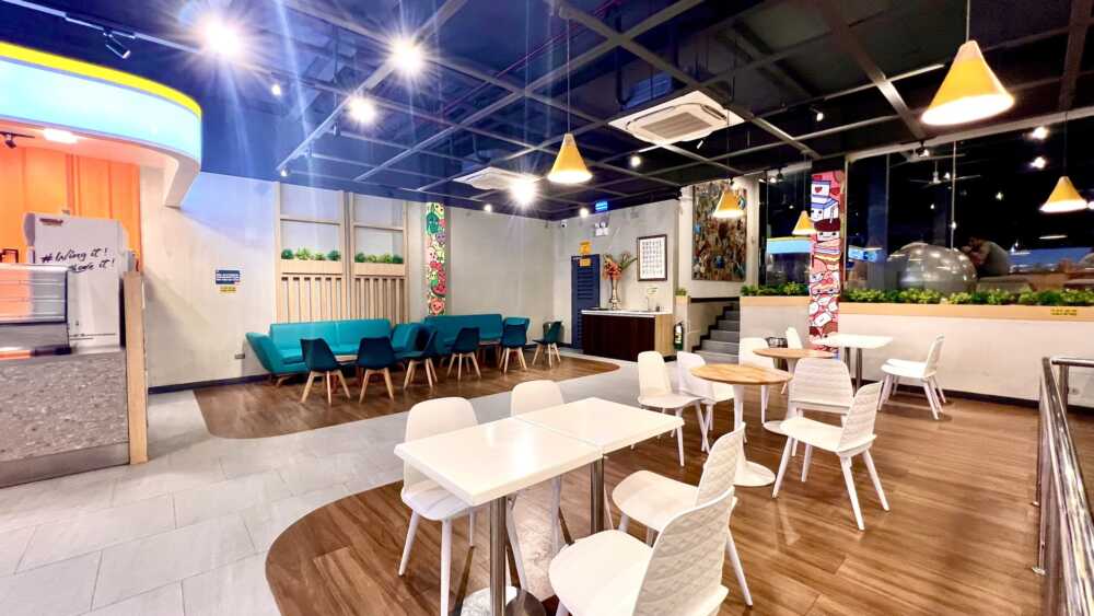 2nd-floor-tables-chairs-at-shell-mobility-station-banilad-cebu