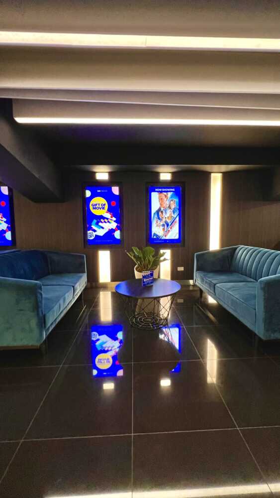waiting-area-at-directors-club-sm-city-cebu