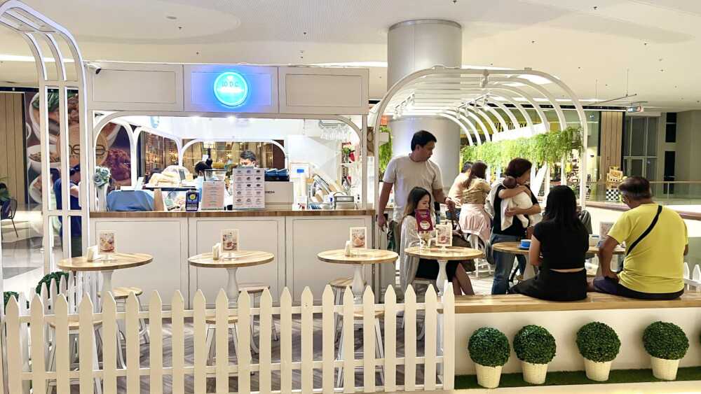 10-dove-street-stall-left-side-at-10-dove-street-sm-seaside