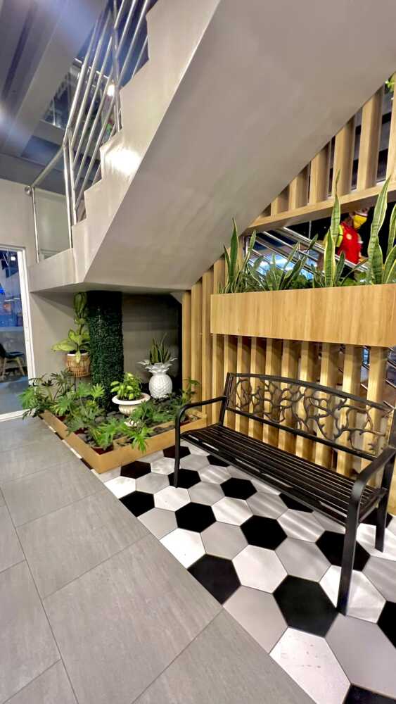 bench-near-atm-at-shell-mobility-station-banilad-cebu