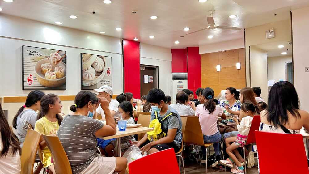 dining-area-back-side-at-chowking-sm-city-cebu