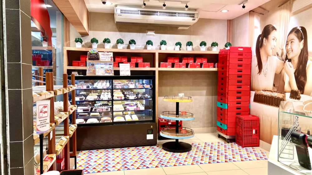 cakes-pantry-at-red-ribbon-sm-city-cebu