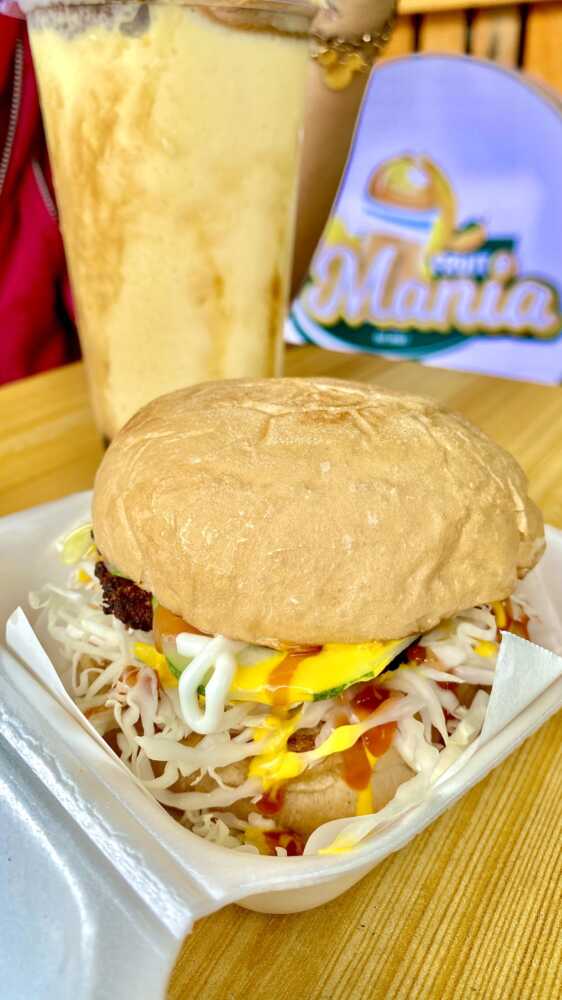 classic-burger-satisfying-flavour-at-an-affordable-price-at-fruit-mania-mandaue