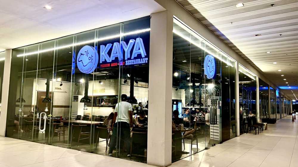 full-glass-walls-at-kaya-korean-bbq-bonifacio-district