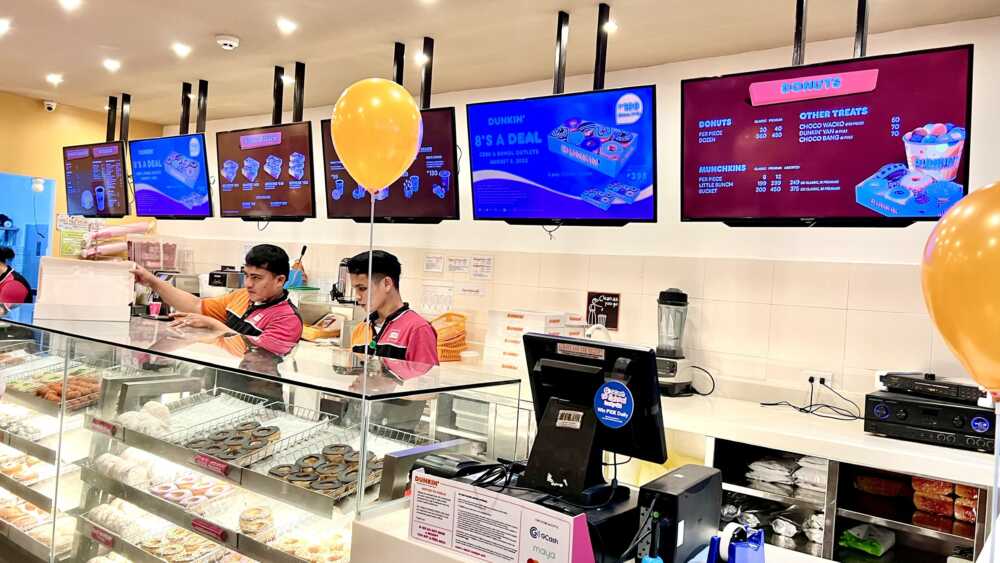 counter-cashier-staff-at-dunkin-donut-sm-city-cebu